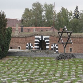 Památník Terezín nemá peníze na platy