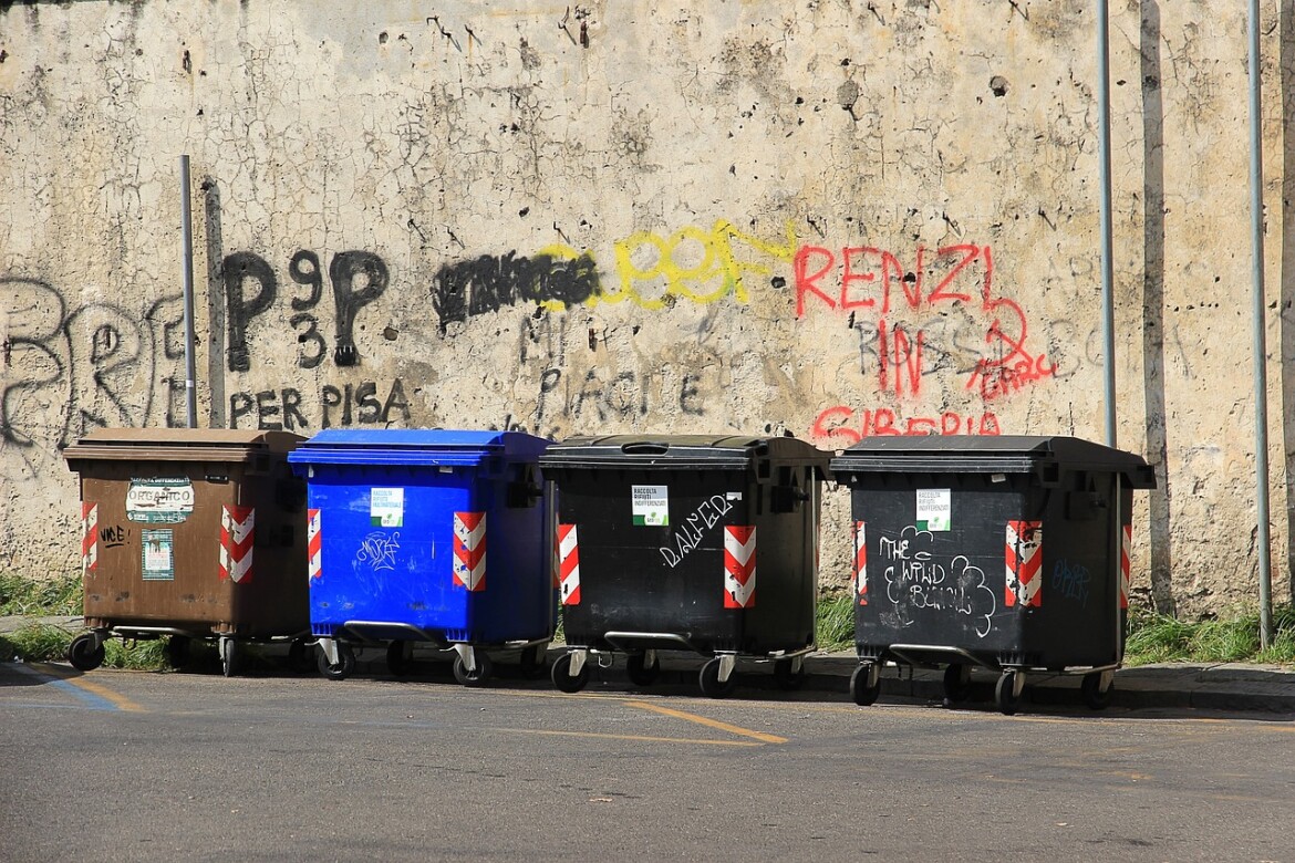 Policie zadržela matku, co vyhodila dítě do popelnice v Ústí nad Labem