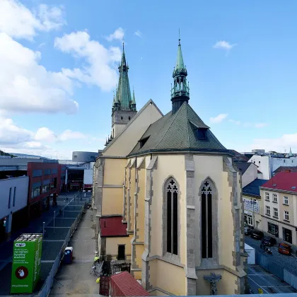 Šikmý kostel v Ústí zajel do myčky