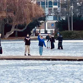 Mráz vyčaroval přírodní kluziště