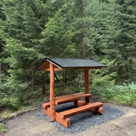 Konečně stezka, kde je lavička dřív než puchýř