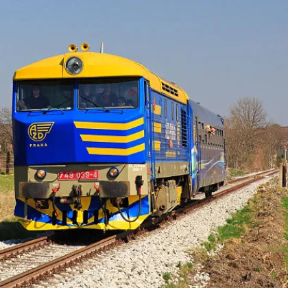 Nalož kolo, naskoč na vlak a zavolej loď